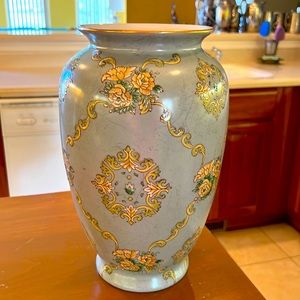 GORGEOUS JAPANESE GREEN SCROLL LARGE VASE